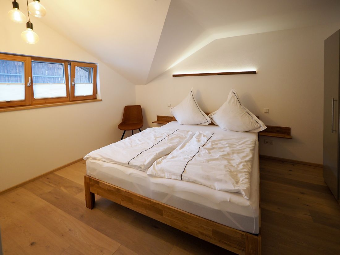 Schlafzimmer 1