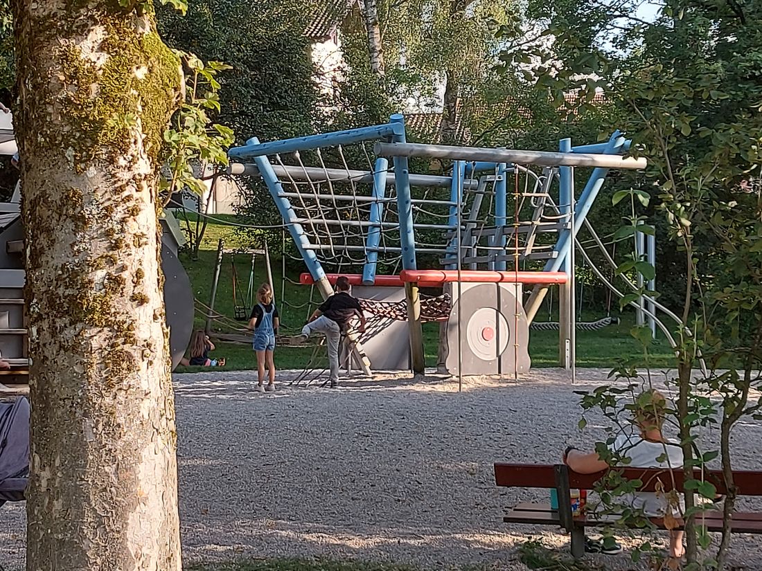 Erlebnisspielplatz im Kurpark Waging