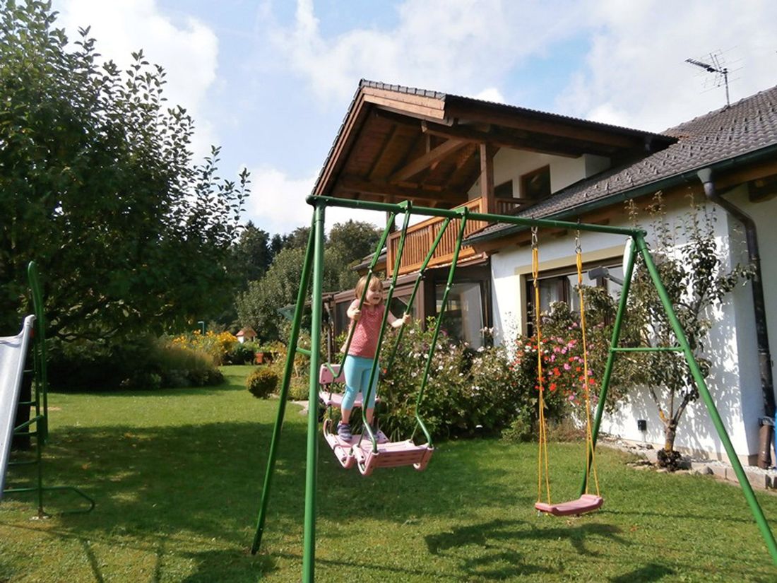 Schaukel im Garten