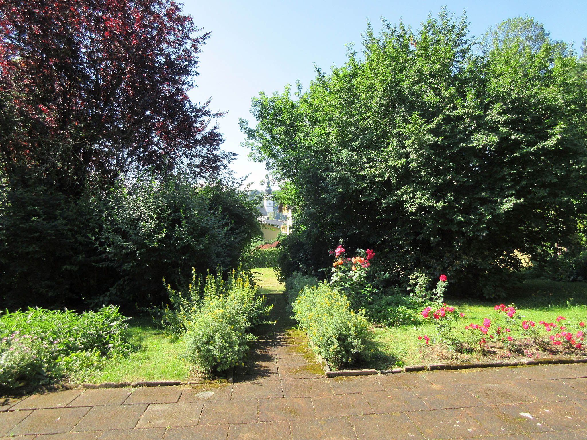 Garten mit Blick nach Waging