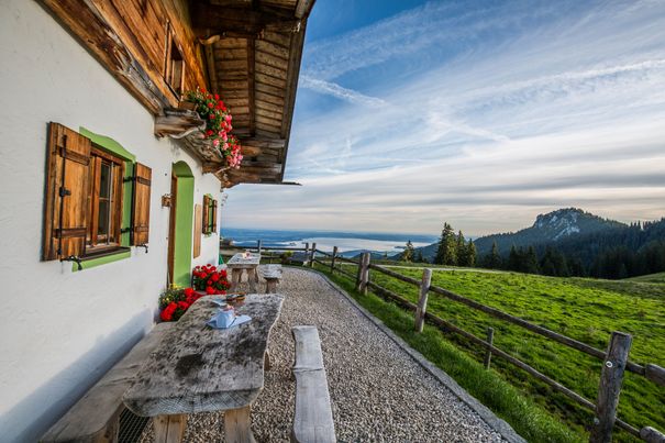 Piesenhausener Hochalm mit Blick auf Chiemsee