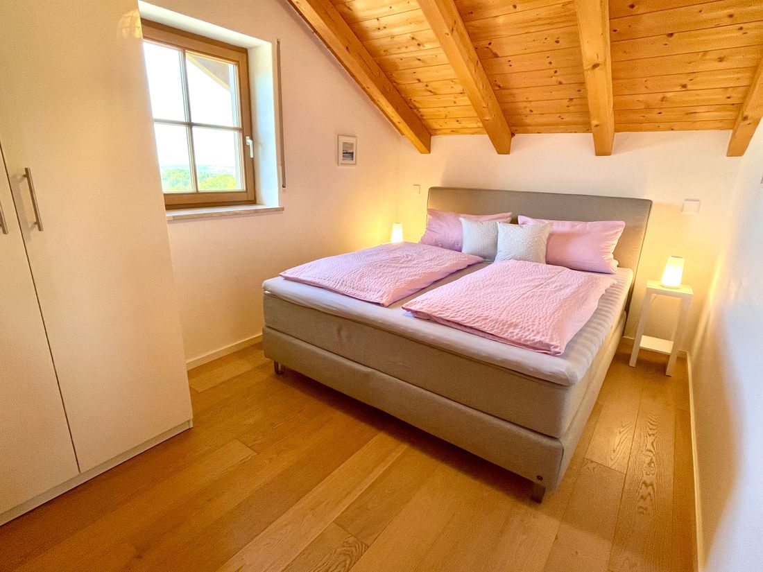 Schlafzimmer 2