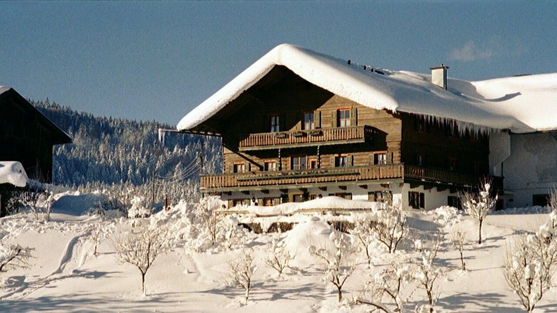 Hausansicht im Winter