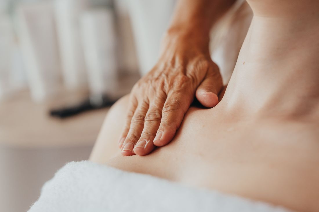 Achtsame Berührungen und natürliche Essenzen - Trawenmoor