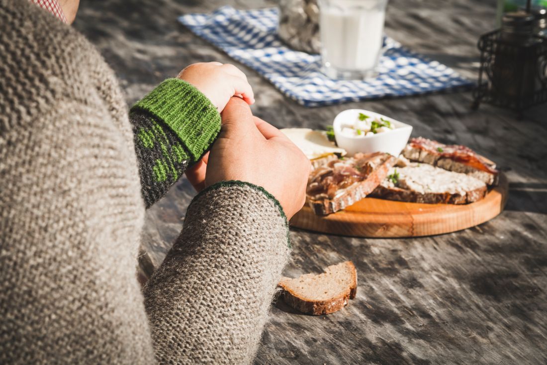 Brotzeitbrettl auf der Piesenhausener Hochalm auf der Hochplatte