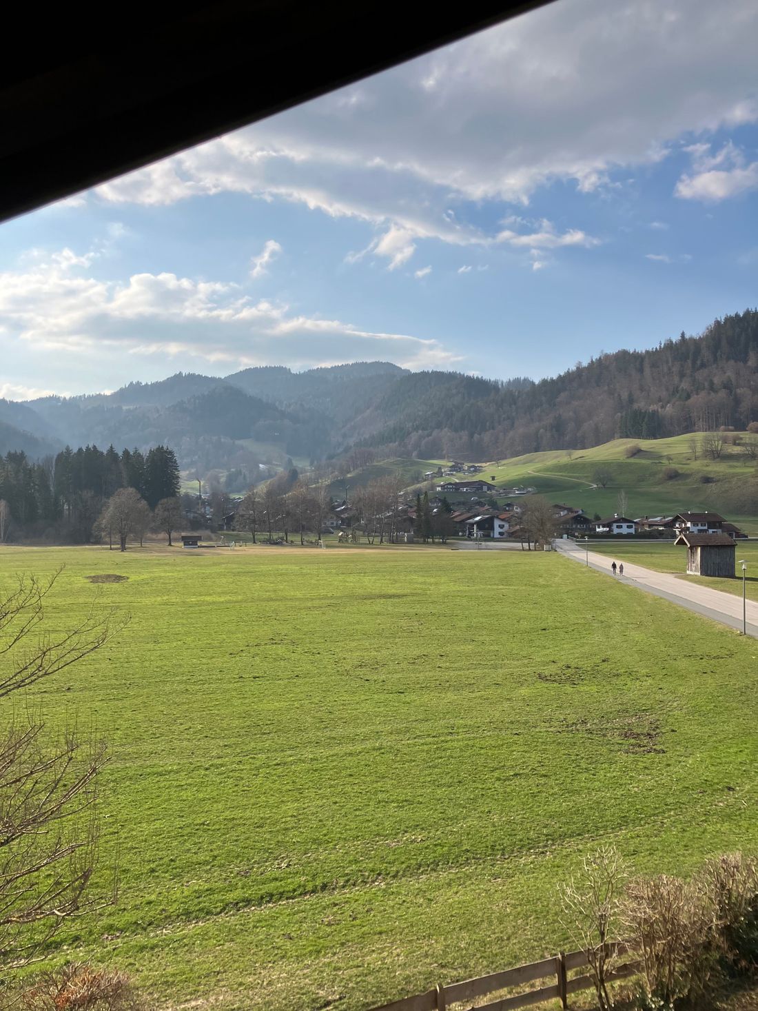 Blick vom Balkon Küche nach Hinterwössen und auf die Berge