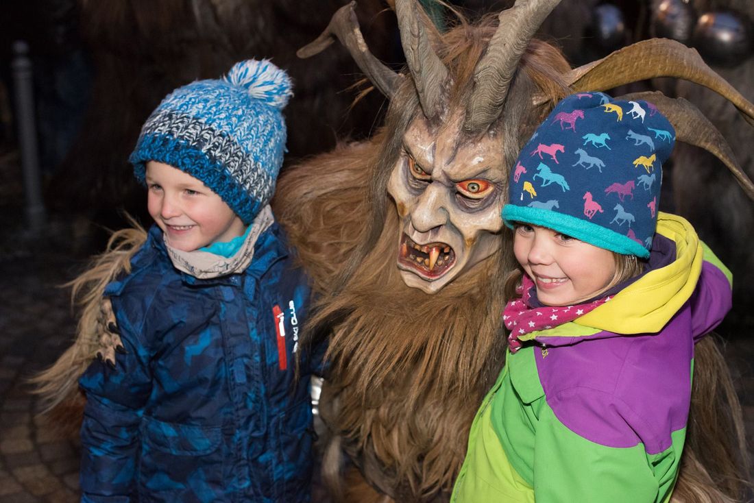 Stoa Perchten in Waging am See