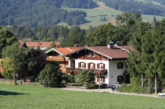 Hausansicht aus Entfernung