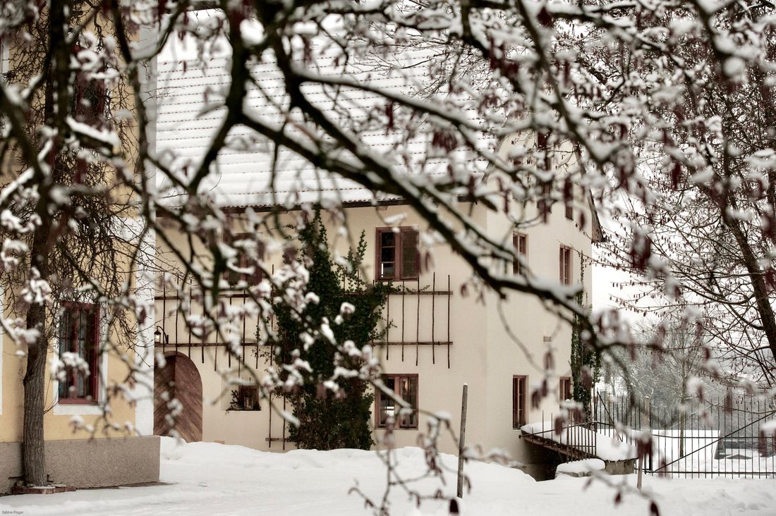 Zuhaeusl Aussenansicht im Winter