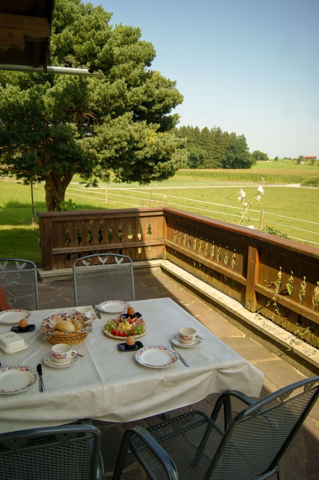 Frühstück auf der Terrasse