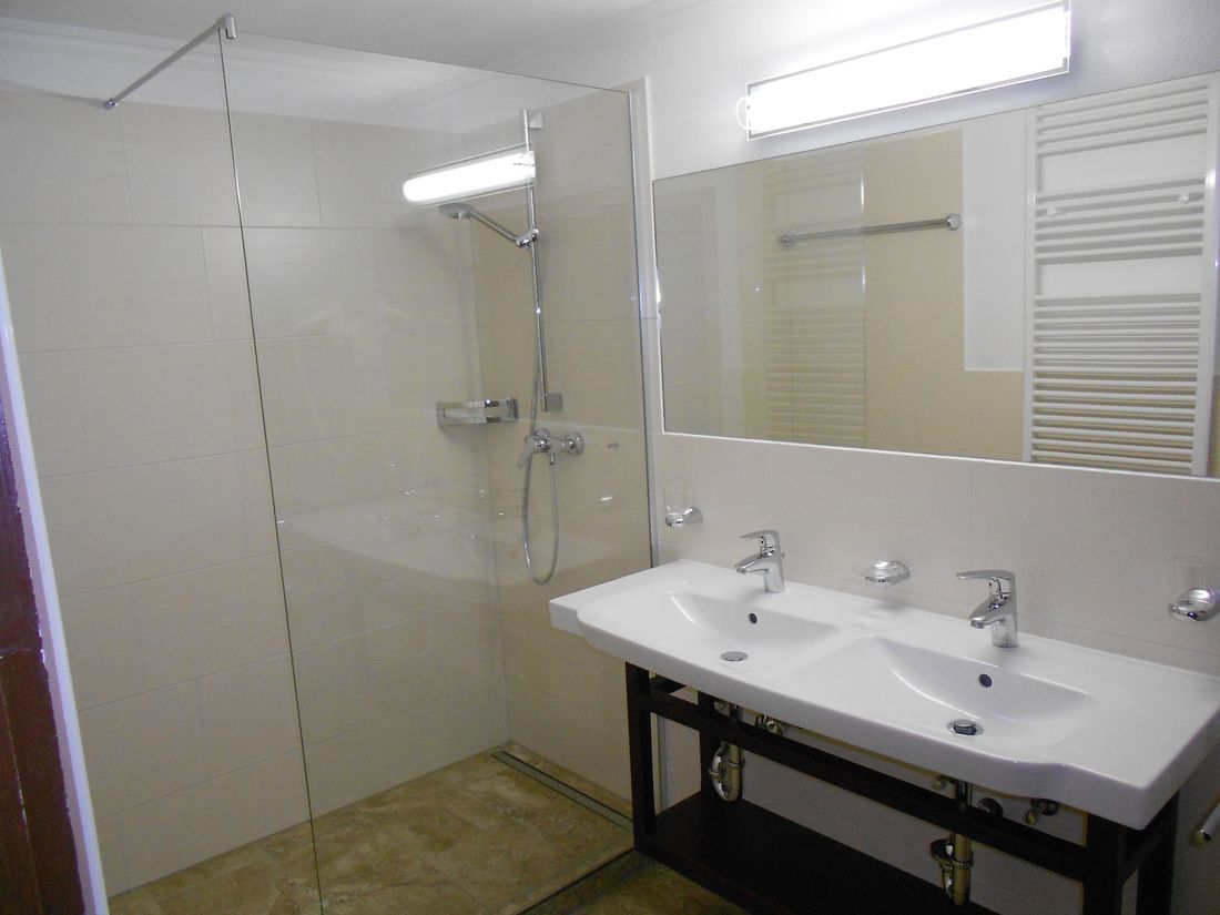 Badezimmer Wohn-Beispiel