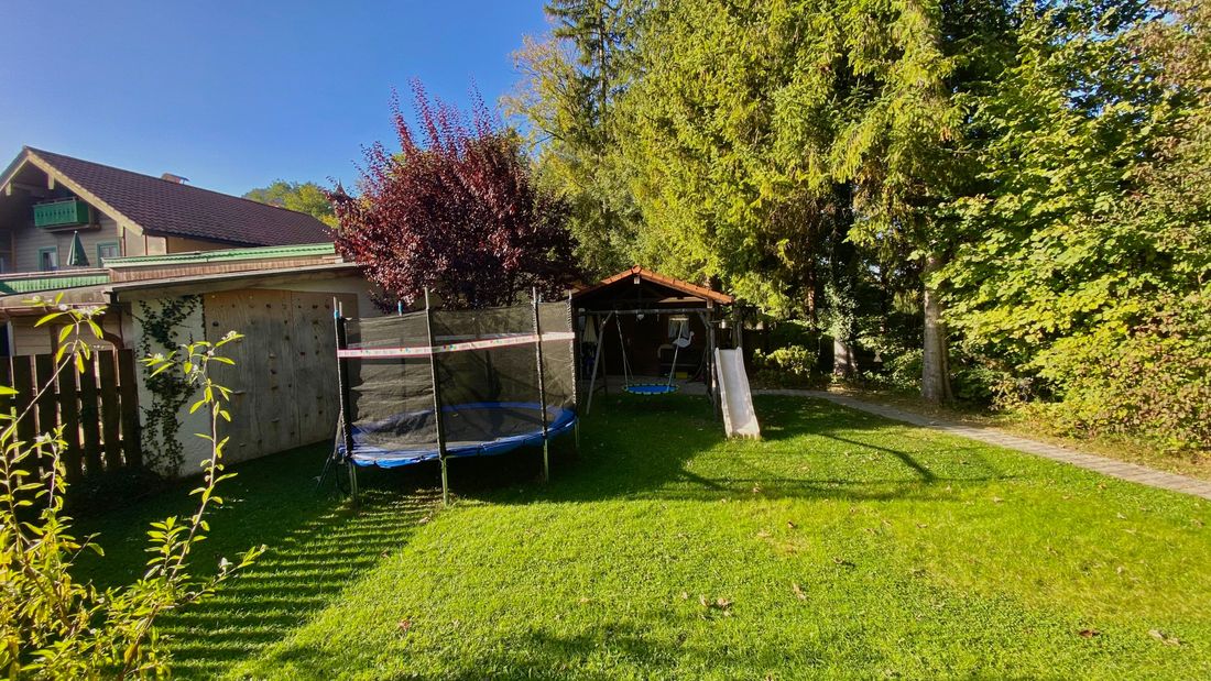 Spielplatz im Garten für unsere kleinen Gäste