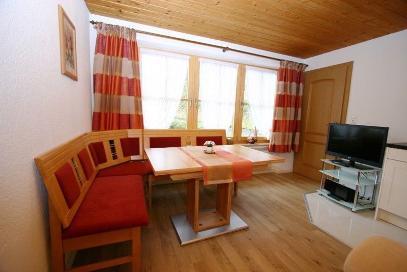 Essecke mit Fernseher  Fewo 40 qm