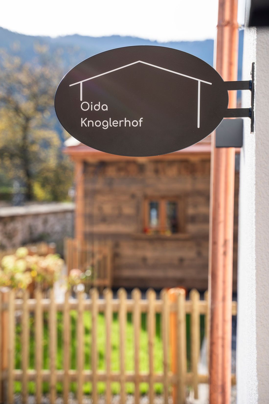 Haupteingang zu den Wohnungen