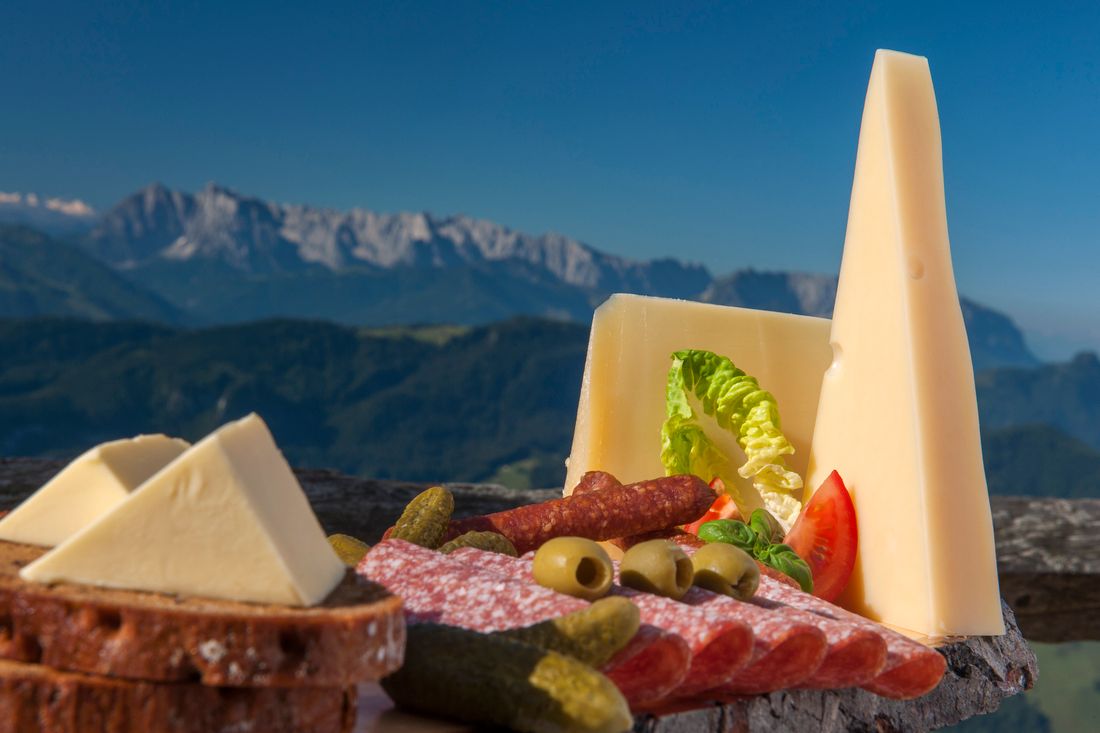 hochgernhaus_brotzeit