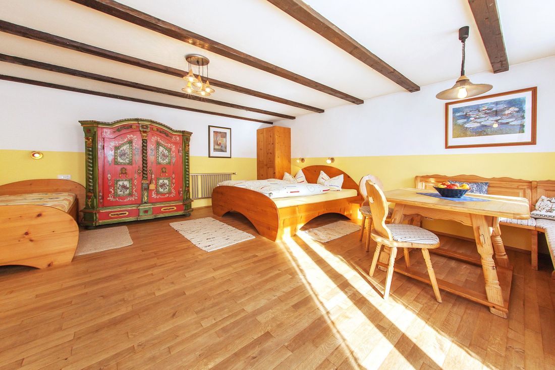 Loferau 5 - Schlafzimmer und Wohnbereich
