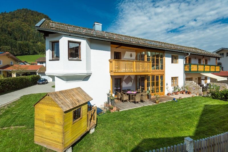 Balkon und Terrasse mit Garten