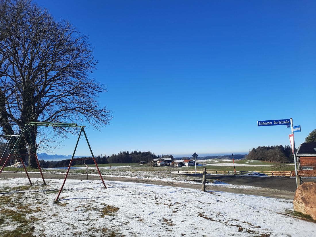 Tagesstimmung Blick auf Berge und Chiemsee