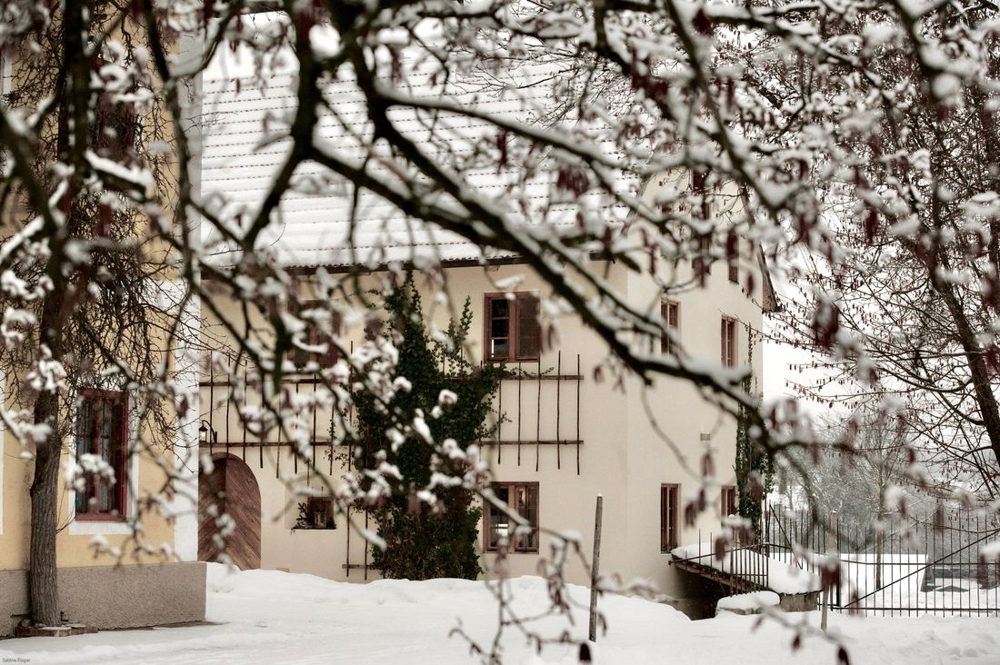 Zuhaeusl Aussenansicht im Winter