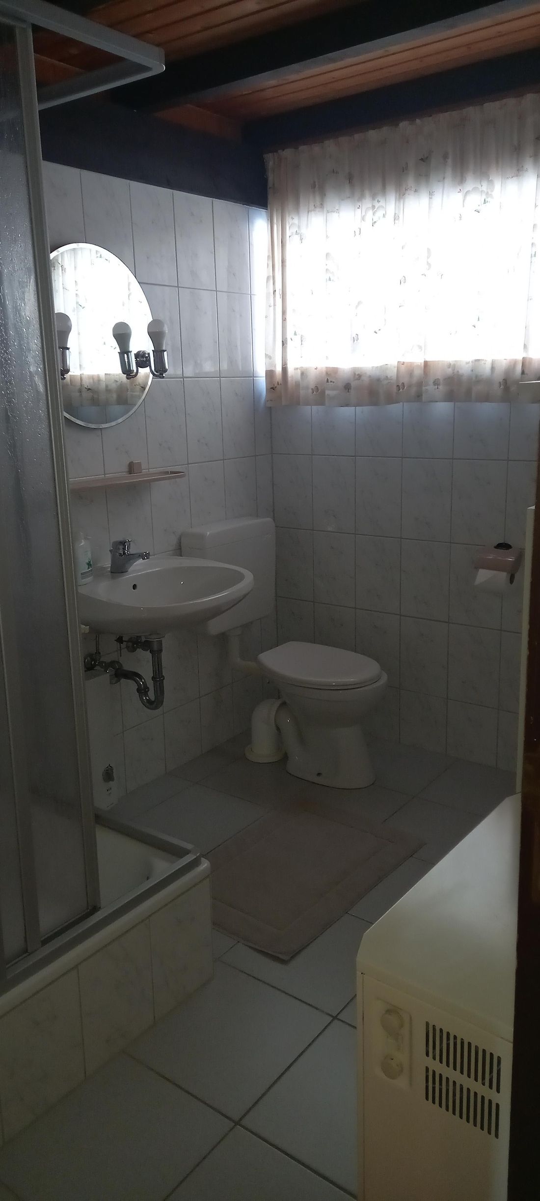 Bad mit Dusche