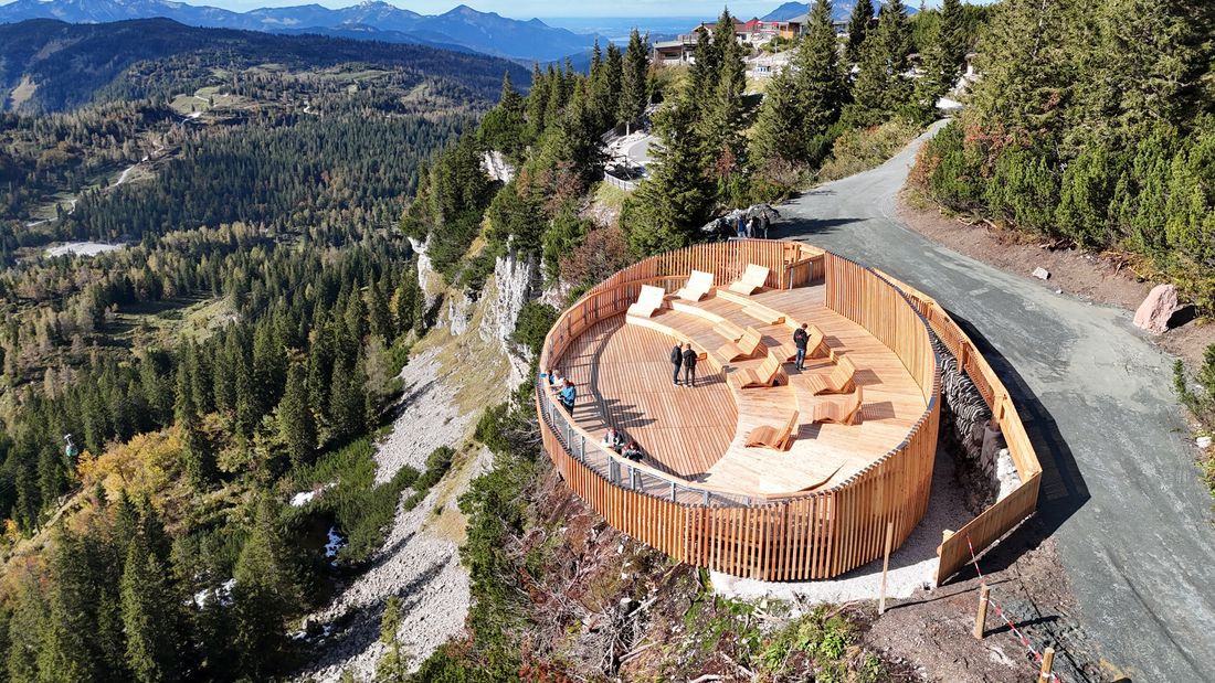 Panorama_Muschel_TriassicPark_c)Bergbahn_Steinplatte