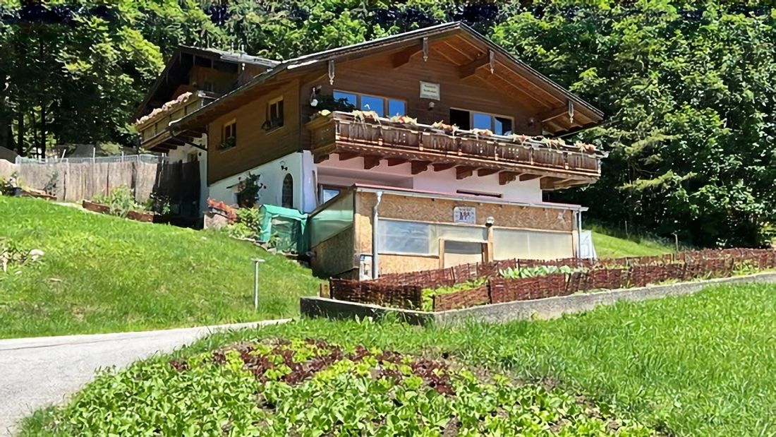 Hausansicht Hundepension Almfrieden