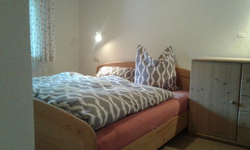 Schlafzimmer 2 Südosten mit  eigenem Bad und WC