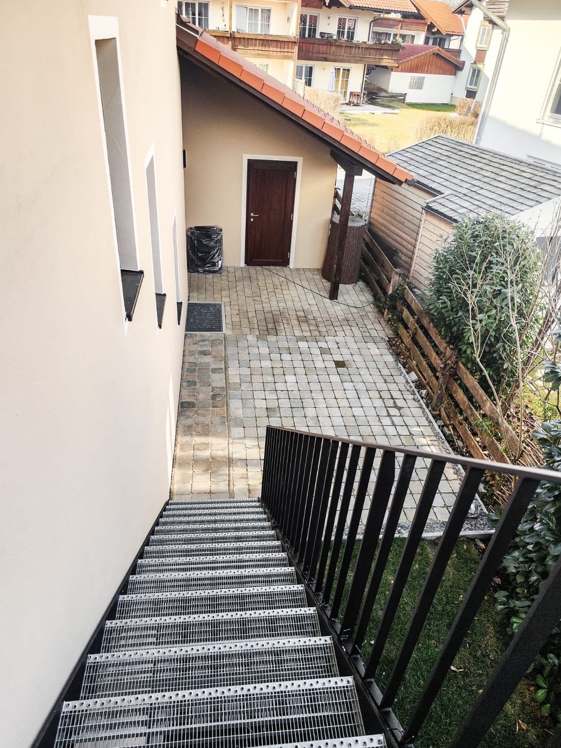 Terrasse mit treppenau Außentreppe