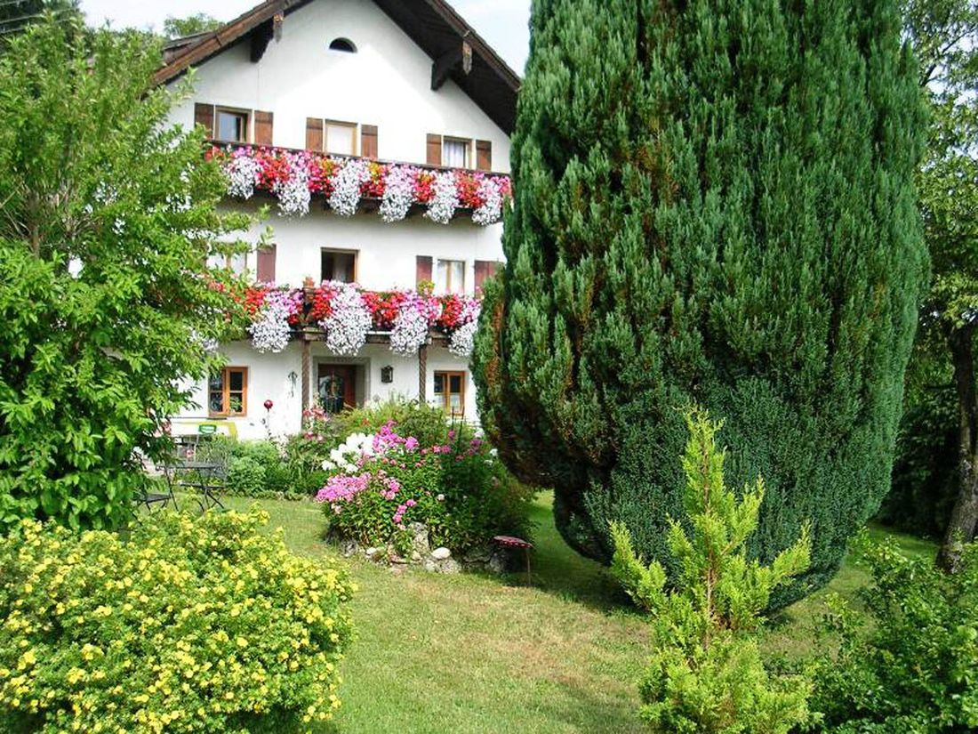Haus vom Garten aus
