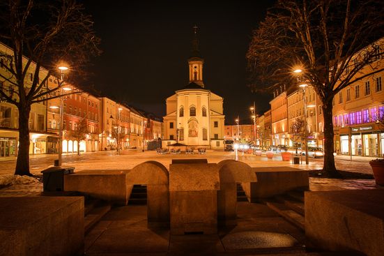 St. Oswald Stadtplatz Nacht