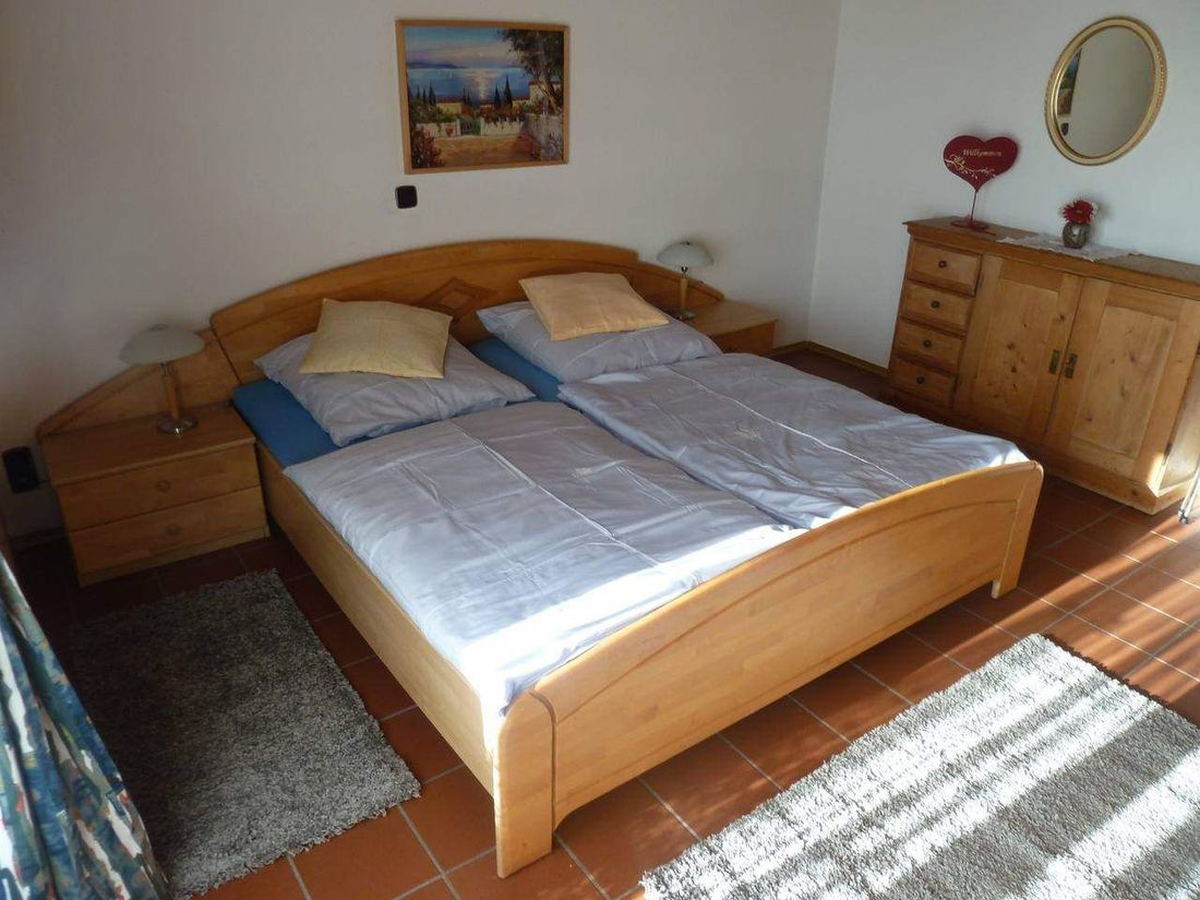 Schlafzimmer 2