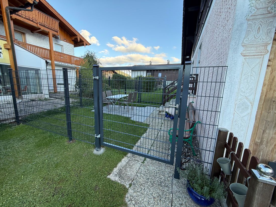 Außenterrasse eingzäunt