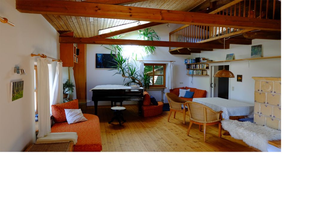 Innenansicht Wohnraum mit Galerie