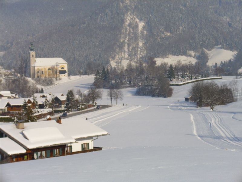 Blick in das verschneite Ruhpoldinger Tal