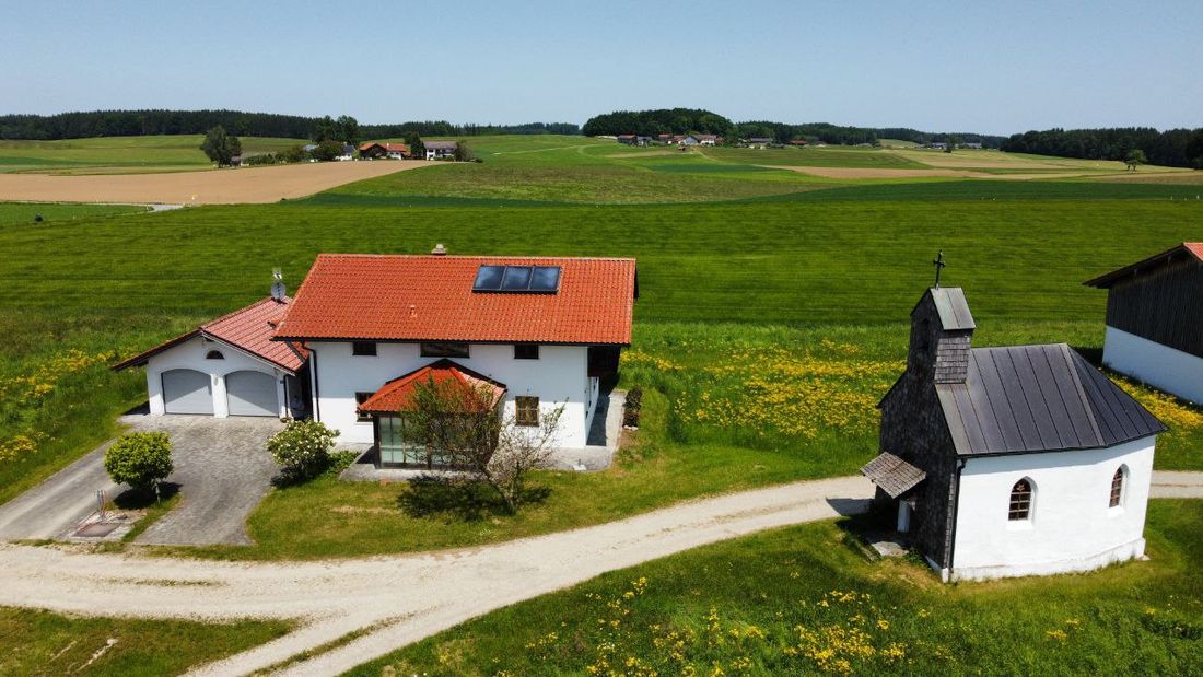 Zuhäusl mit Kapelle
