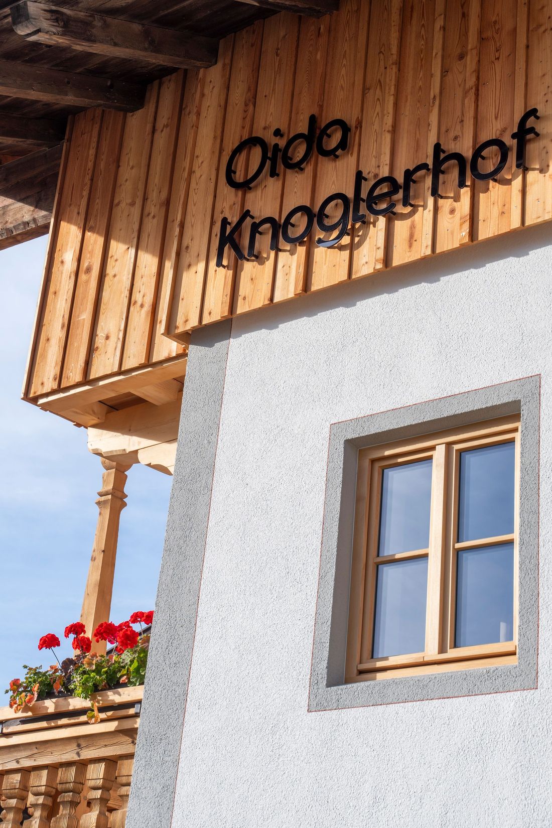 Seitenansicht Logo Balkon