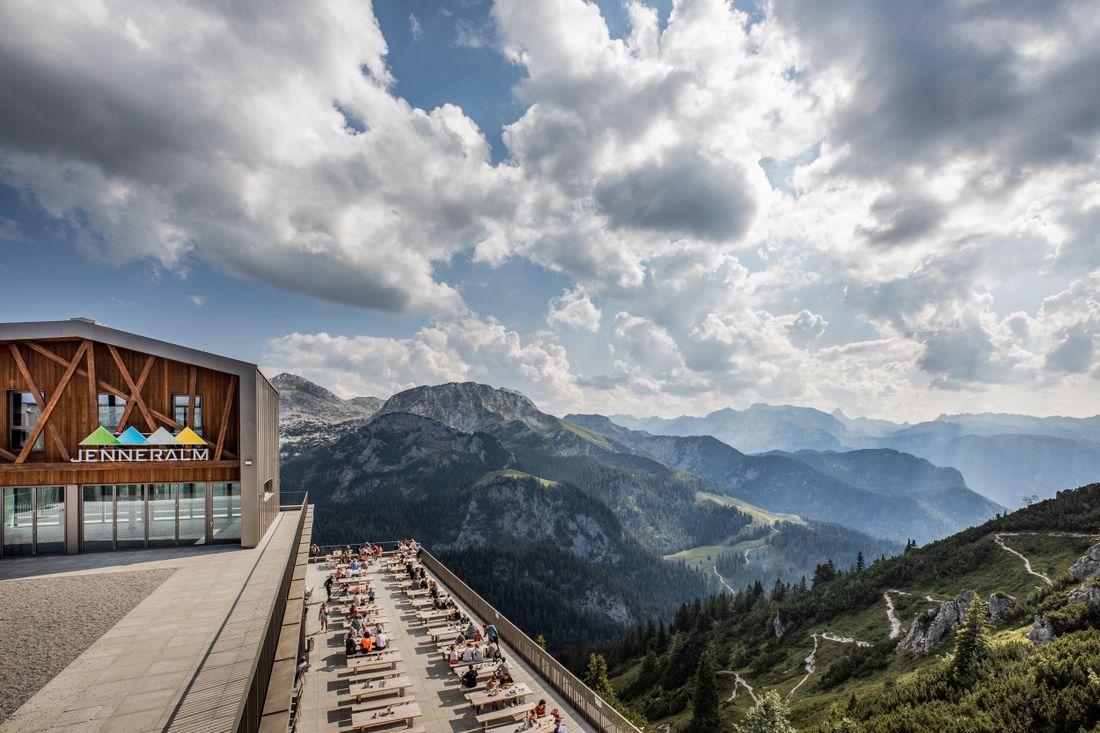 Ausblick-von-der-Bergstation-der-Jennerbahn