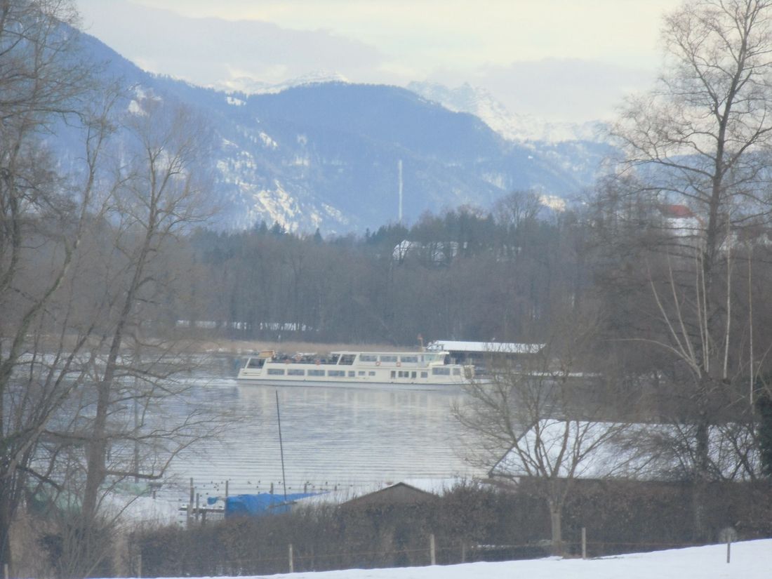 Bucht und Berge