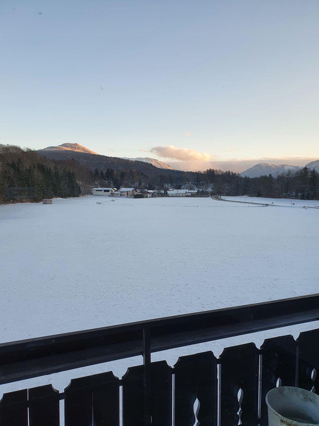 Aussicht vom Balkon in der Abendstimmung