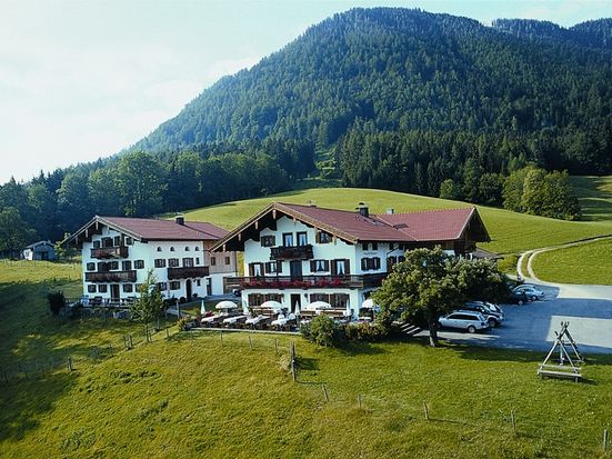 Der Gasthof liegt ruhig in traumhafter Natur mit Panoramablick