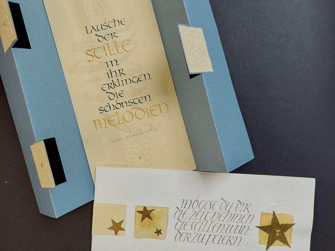 Moderne Unziale & Kartengestaltung