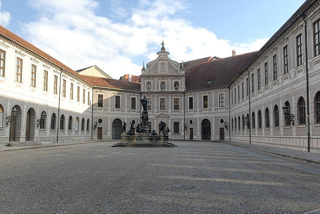 Residenz_Brunnenhof