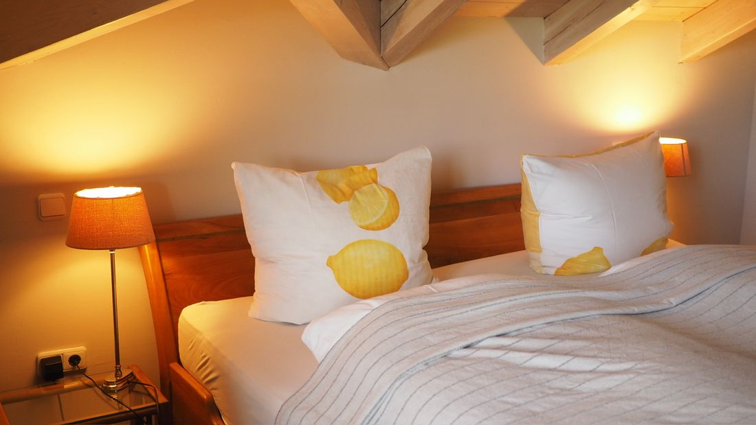 Schlafzimmer 1