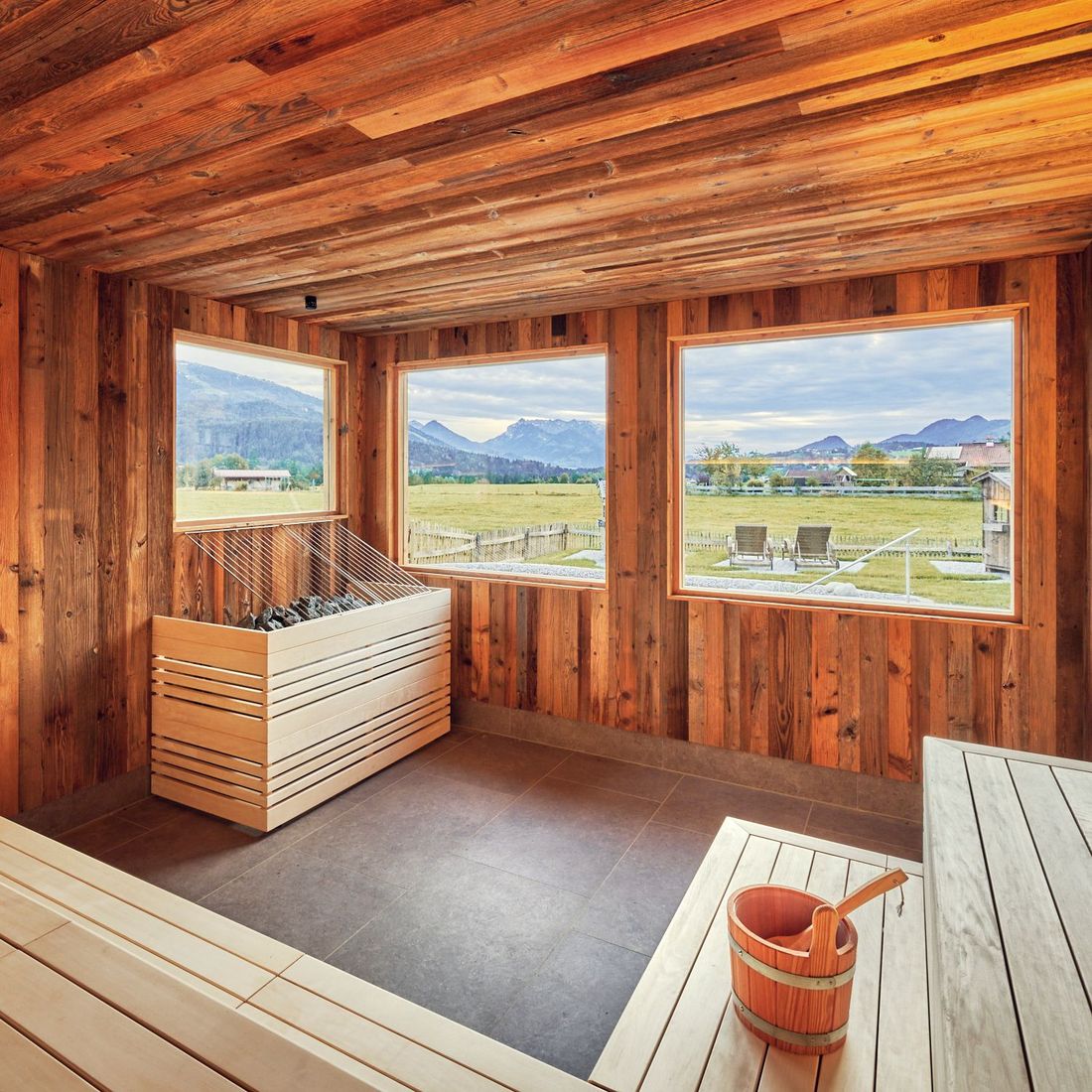 activechalets alpspa außensauna Blick Zahmer Kaiser