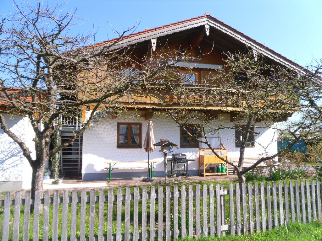 Ferienwohnung im kpl. Obergeschoss und Grillplatz