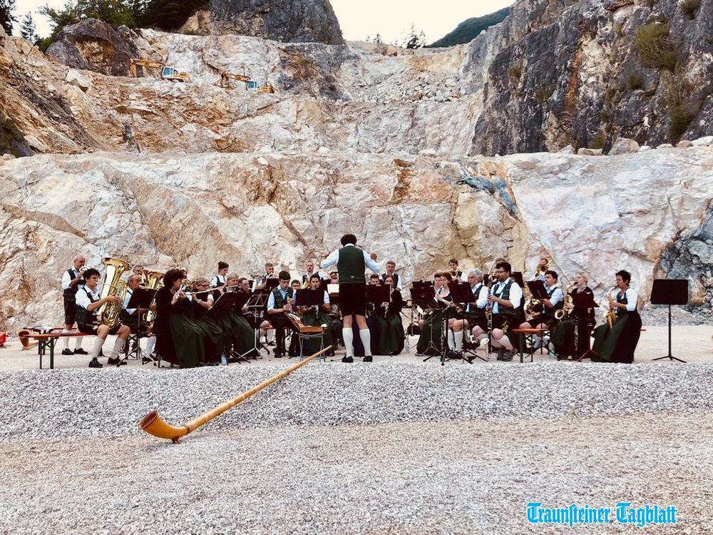 Konzert der Marquartsteiner Musikkapelle im Steinbruch