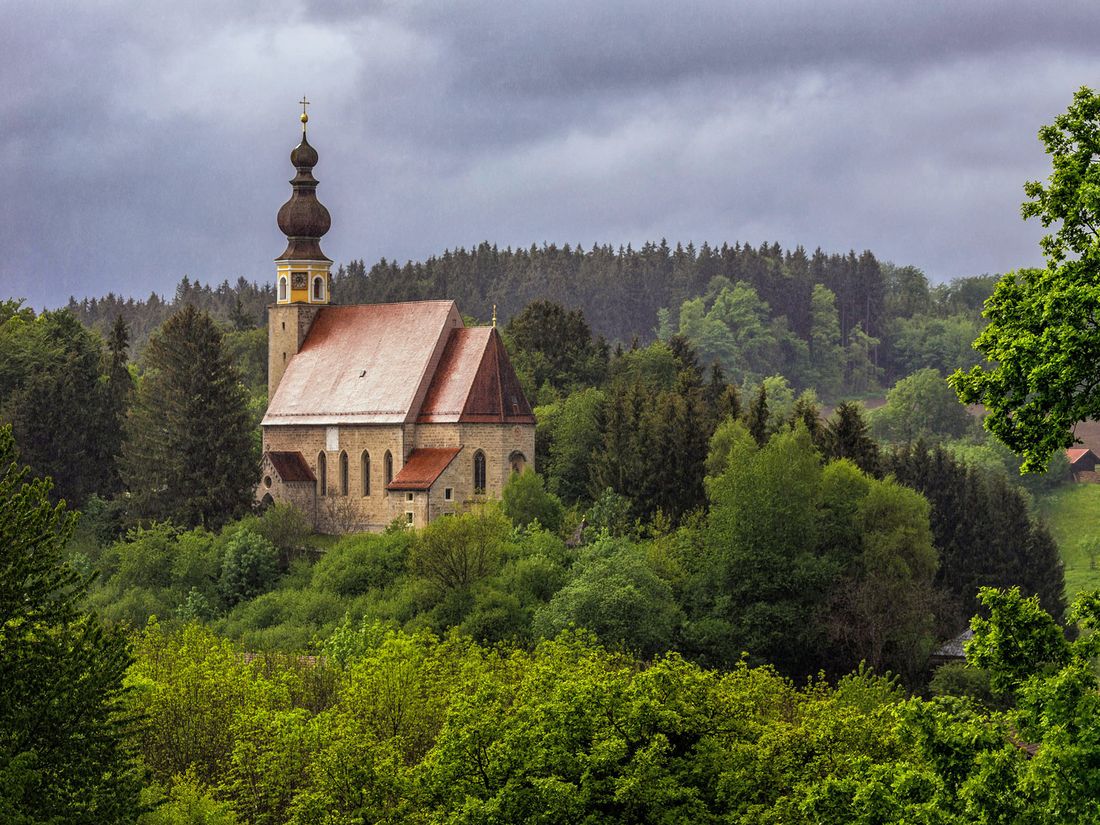 Kirche Mariä Himmelfahrt in Burg bei Tengling