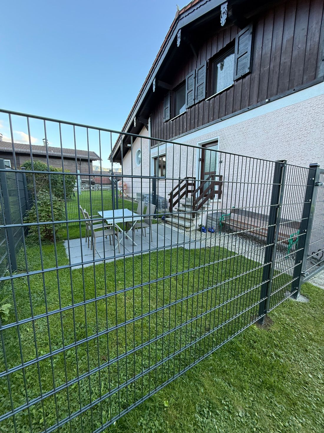 Außenterrasse eingezäunt