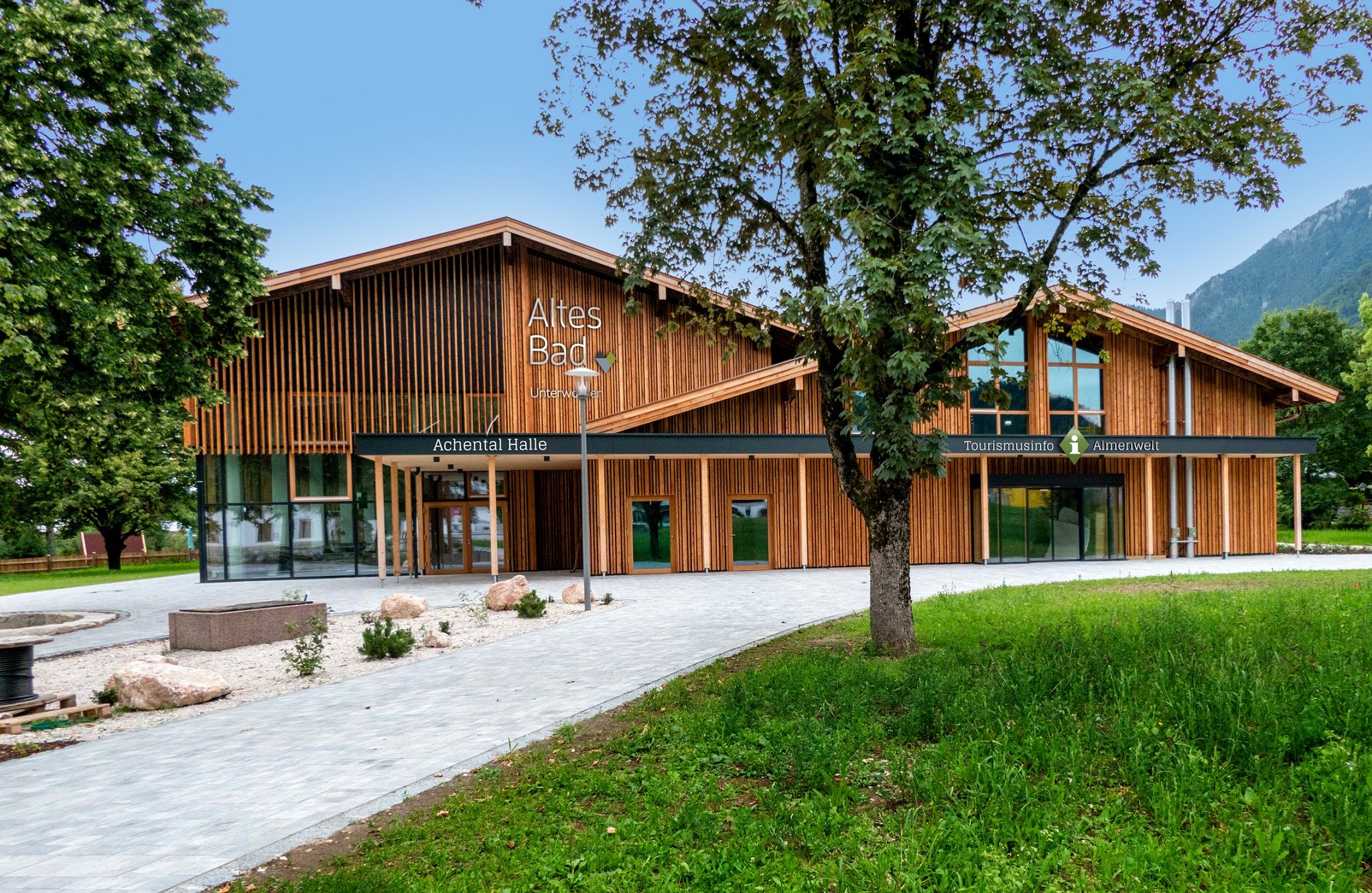 Altes Bad Außenfassade Hartl -01b