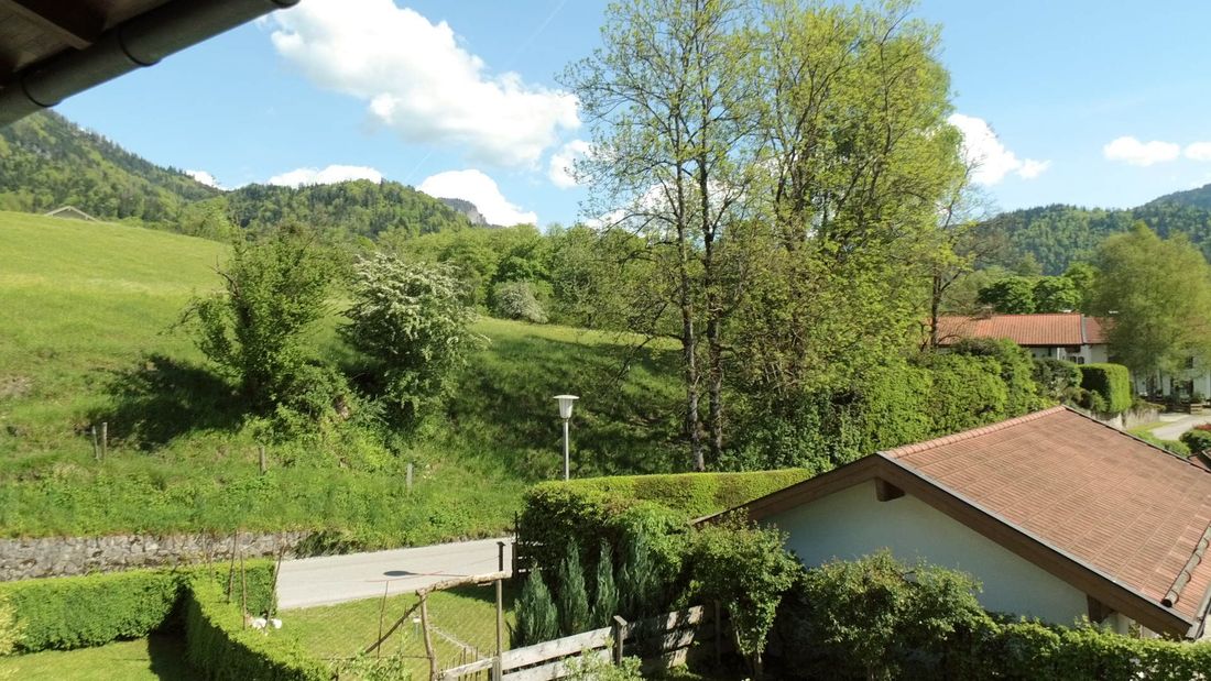Ausblick vom Balkon mit Parkplatz